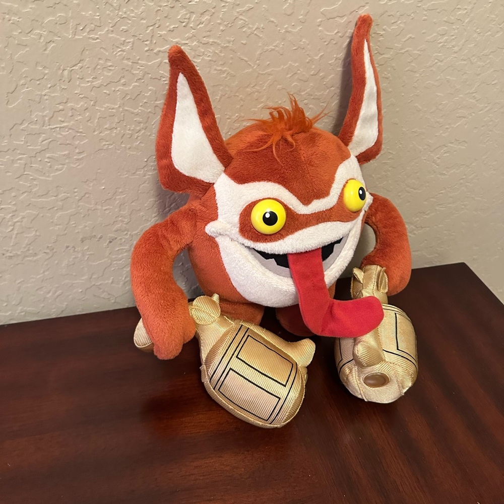 Skylanders 2012 Trigger Happy Plush w/Lights & Sounds Works 9 inches - Picture 2 of 8